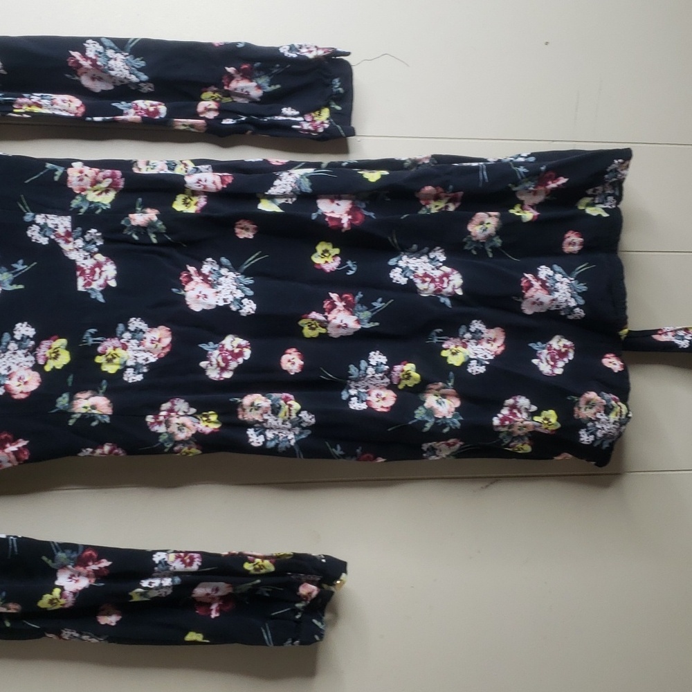 Miss Selfridge Long Sleeve Floral Wrap Dress (2) xsmall - Picture 6 of 6